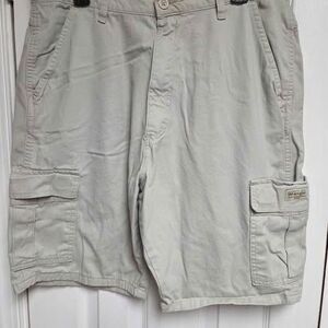 Wrangler men's 34 khaki cargo shorts